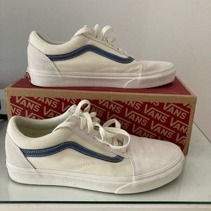Size 9.5 Men’s Vans with royal blue stripe